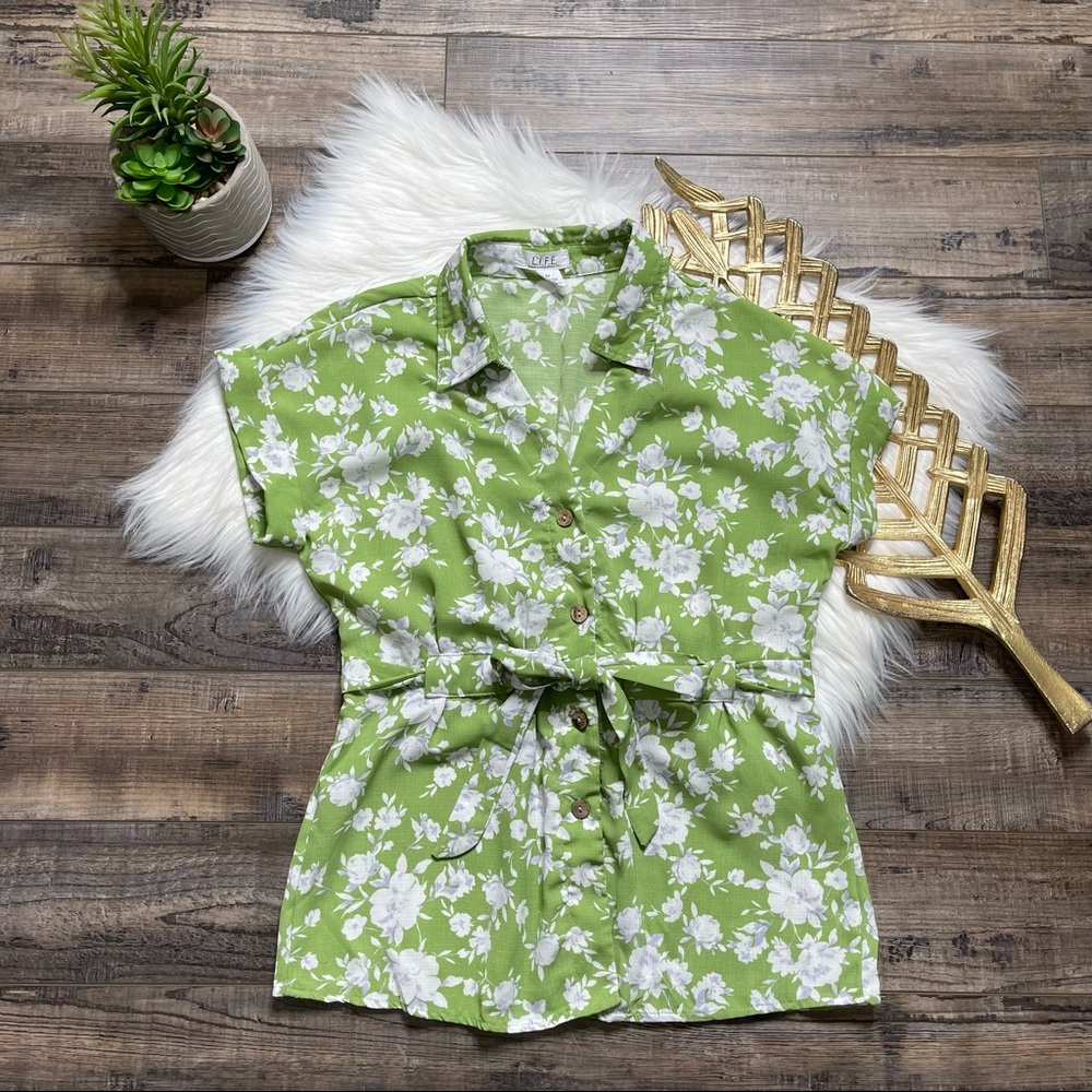 L.I.F.E. Love Is For Eternity Button‎ Down Floral Green White Blouse